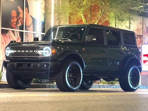 Used 2023 Ford Bronco Badlands w/ Sasquatch Package image 16