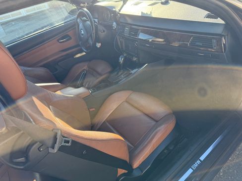 Used 2010 BMW 335i Convertible image 6