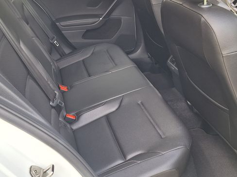 Used 2017 Volkswagen Golf Wolfsburg Edition image 12