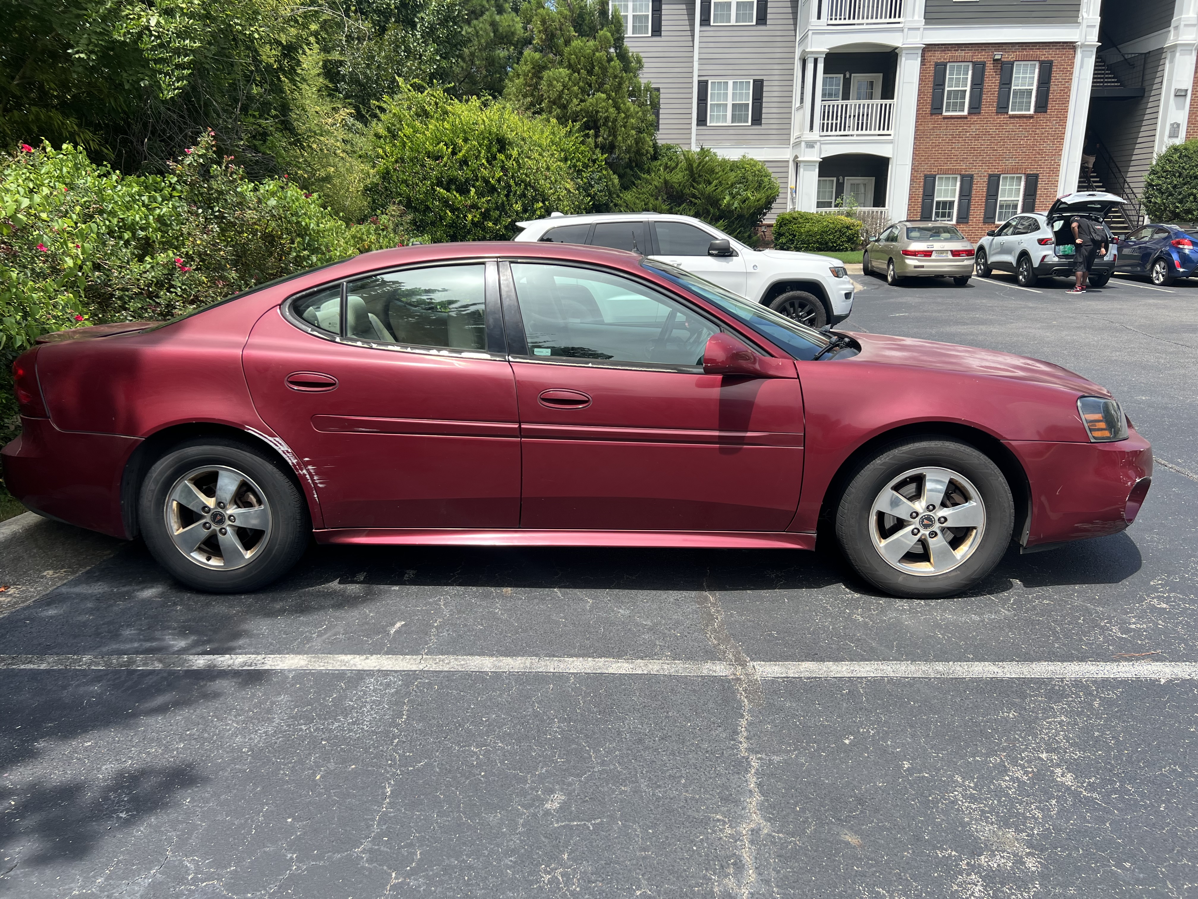 Used 2005 Pontiac Grand Prix GT w/ Premium Audio Package FWD image 8