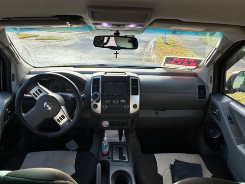 Used 2015 Nissan Frontier SV w/ SV Value Truck Package image 10