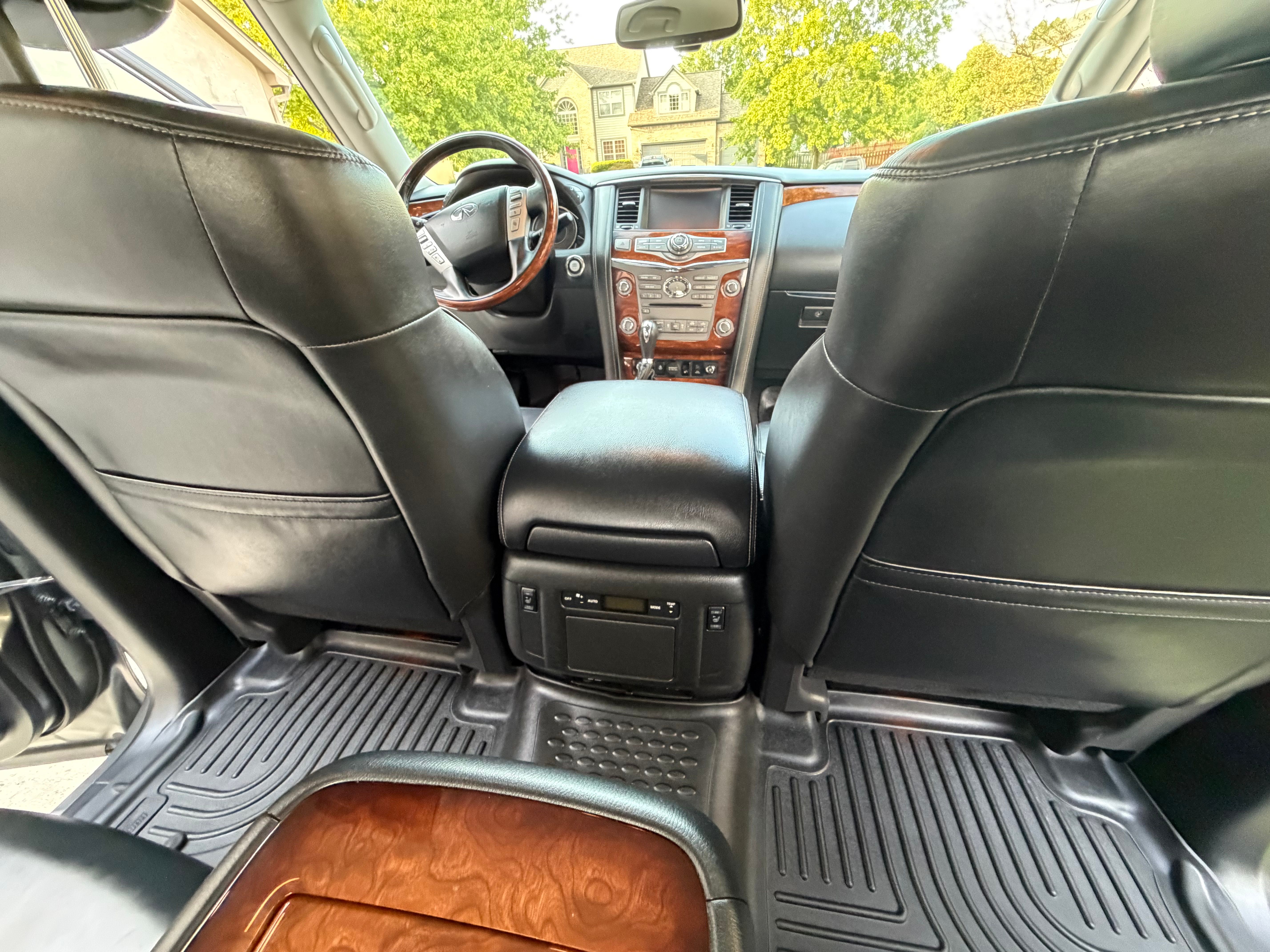 Used 2017 INFINITI QX80 4WD w/ Deluxe Technology Package image 23