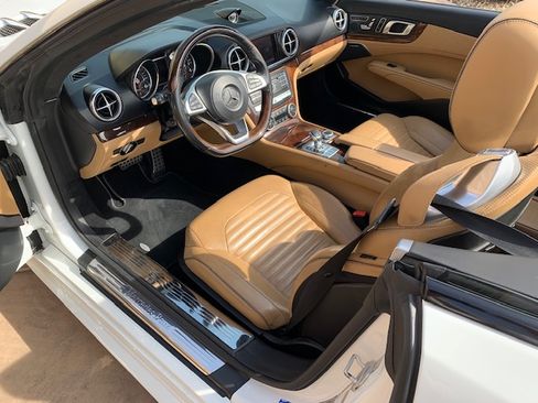 Used 2018 Mercedes-Benz SL 450 image 16