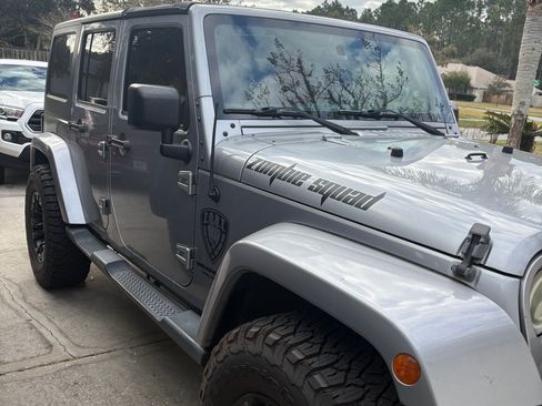 Used 2016 Jeep Wrangler Unlimited Sahara w/ Connectivity Group image 11