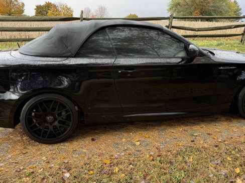 Used 2011 BMW 135i Convertible image 13