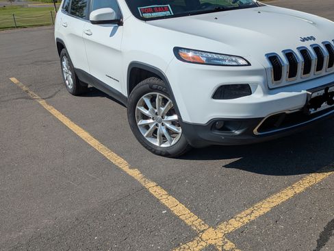 Used 2016 Jeep Cherokee Limited image 1