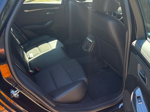 Used 2020 Chevrolet Impala LT w/ LT Convenience Package FWD image 9