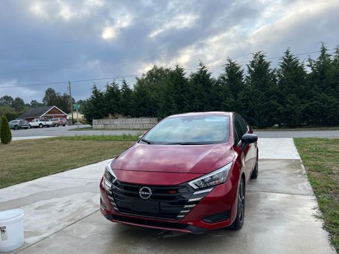 Used 2023 Nissan Versa SR w/ Trunk Package image 7