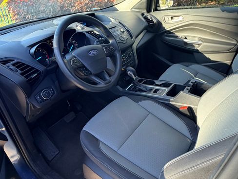 Used 2018 Ford Escape SE image 12
