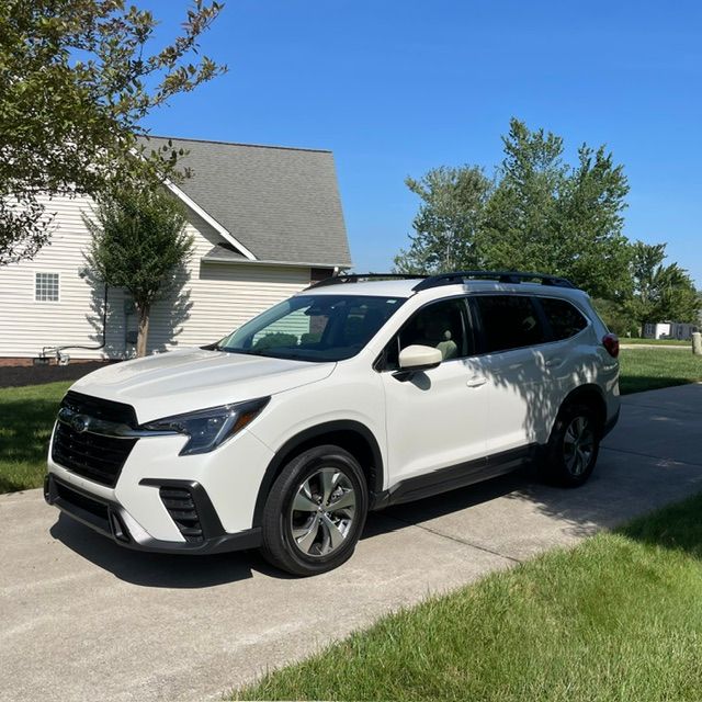 Used 2025 Subaru Ascent Premium AWD/4WD image 1