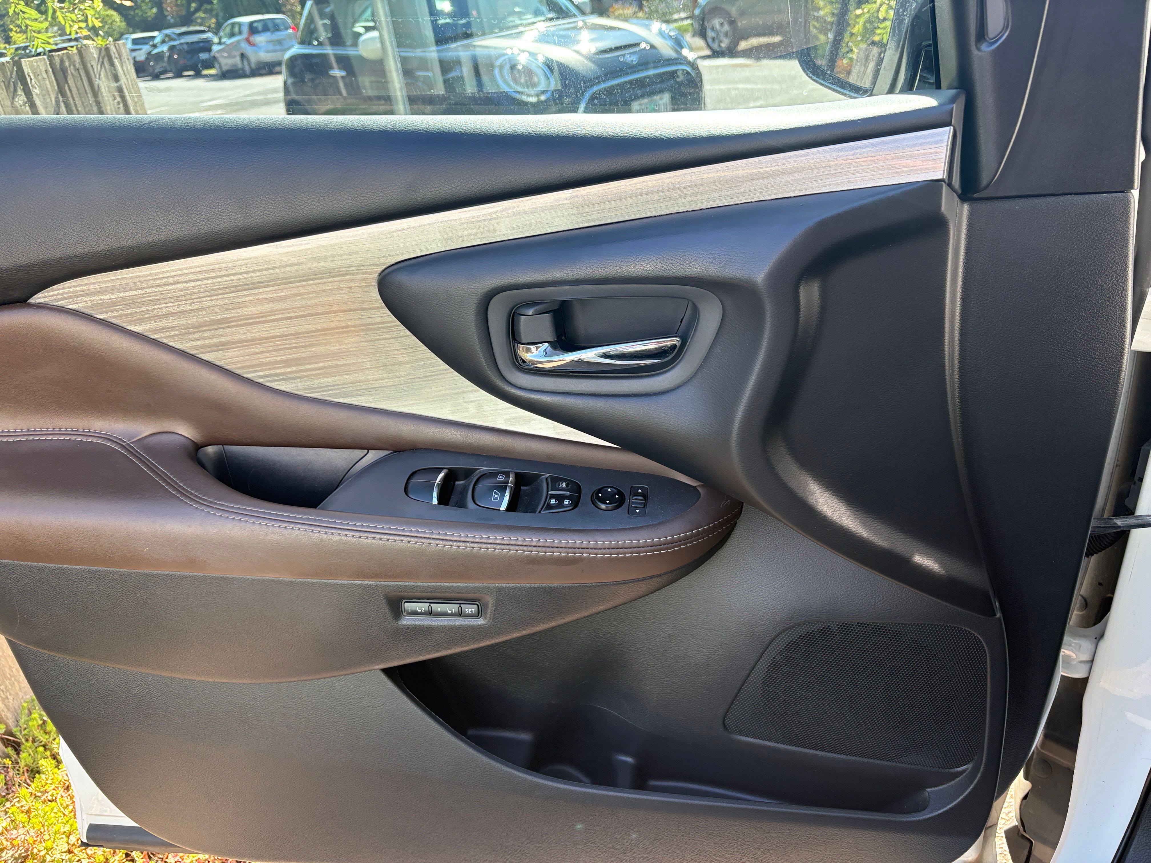 Used 2016 Nissan Murano Platinum w/ Platinum Technology Package AWD/4WD image 25