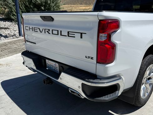 Used 2021 Chevrolet Silverado 1500 LTZ w/ LTZ Premium Package AWD/4WD image 5