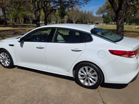 Used 2016 Kia Optima EX image 3