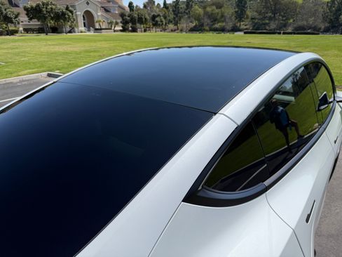 Used 2022 Tesla Model Y Performance image 10