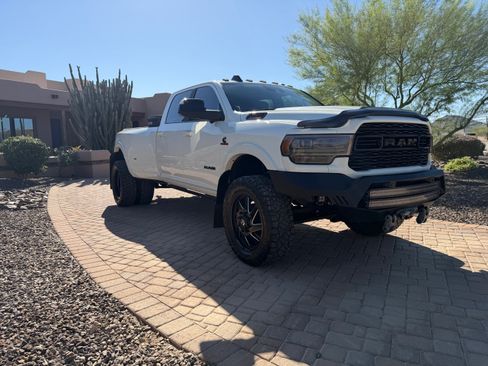 Used 2020 RAM 3500 Limited image 2