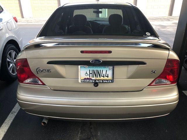 Used 2002 Ford Focus SE FWD image 2