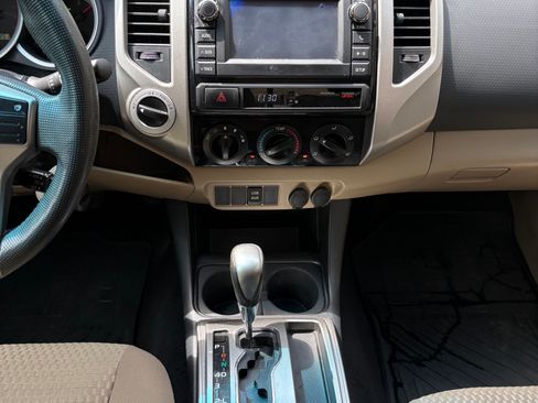 Used 2013 Toyota Tacoma 4x4 Double Cab w/ SR5 Pkg image 4
