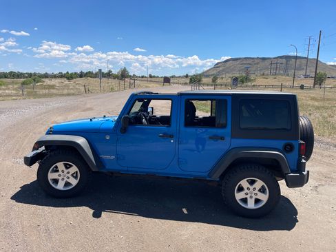 Used 2011 Jeep Wrangler Unlimited Sport AWD/4WD image 9