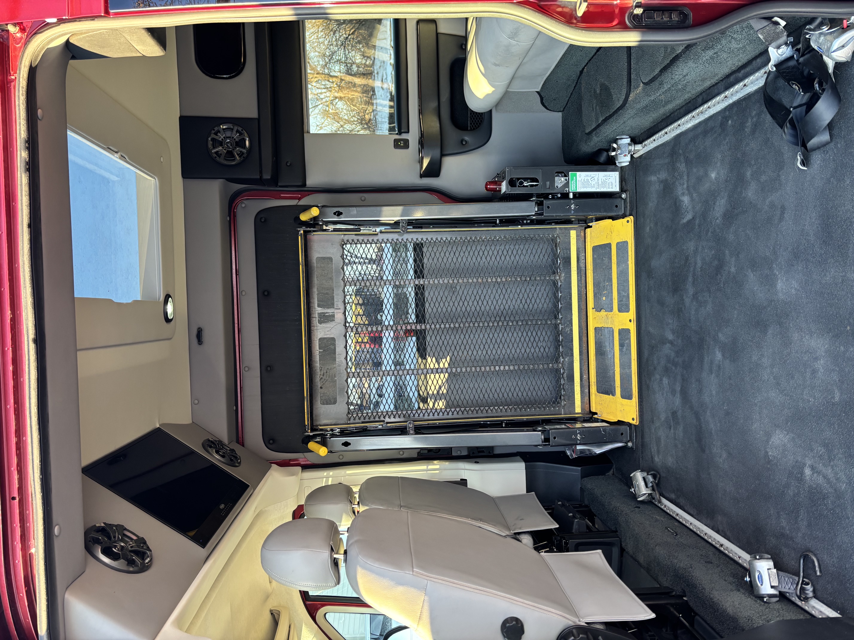 Used 2020 RAM ProMaster 2500 w/ Premium Appearance Group FWD image 9