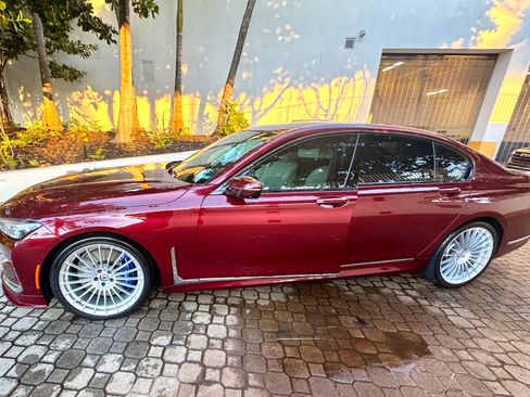 Used 2022 BMW ALPINA B7 xDrive w/ Luxury Rear Seating Package image 5