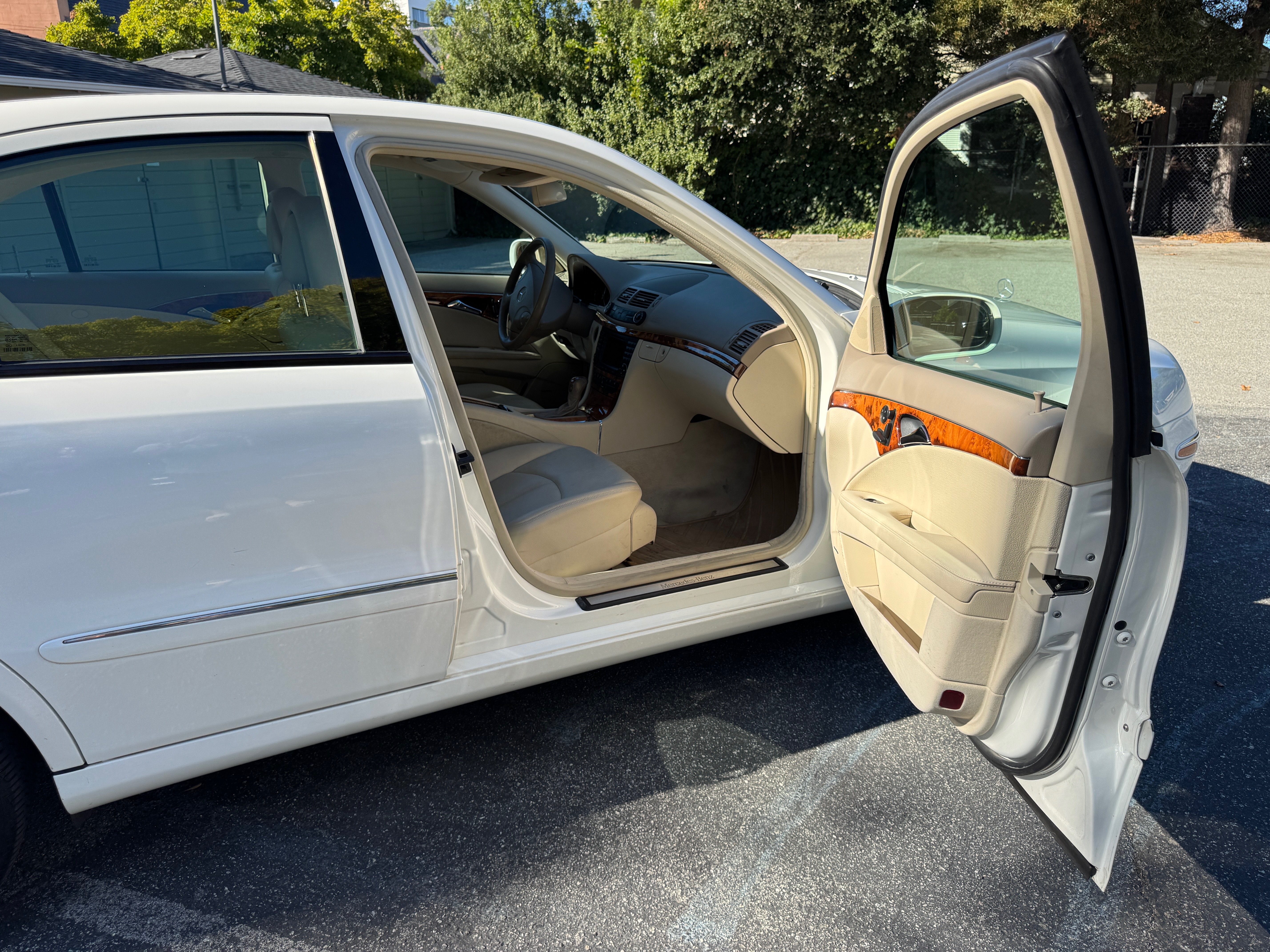 Used 2006 Mercedes-Benz E 350 4MATIC Sedan image 10
