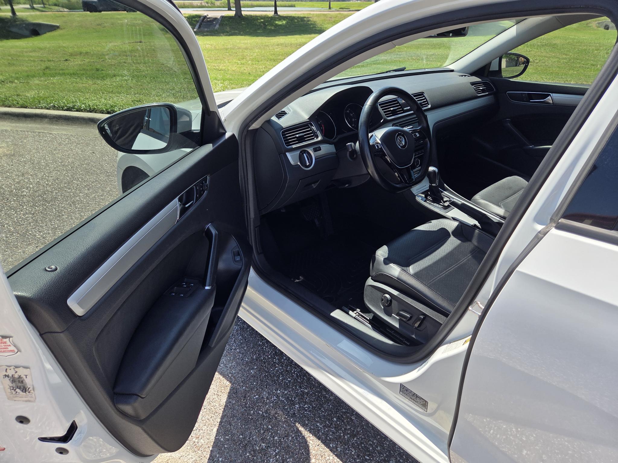 Used 2019 Volkswagen Passat 2.0T Wolfsburg FWD image 15