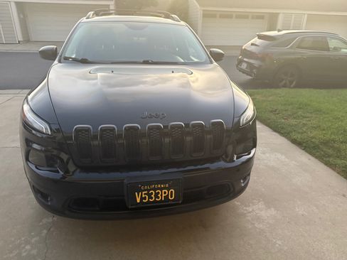 Used 2018 Jeep Cherokee Latitude w/ Altitude Package image 10