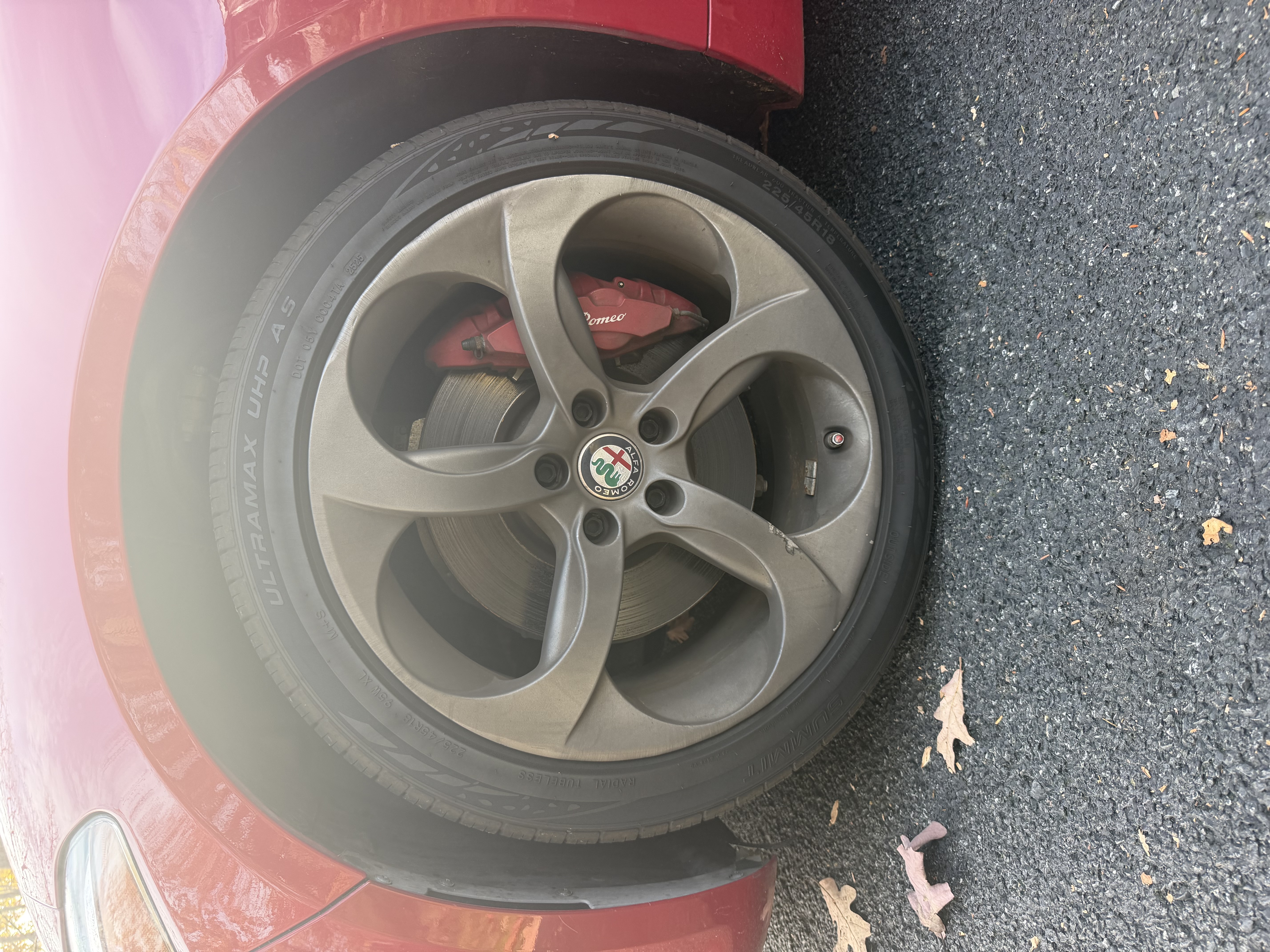Used 2017 Alfa Romeo Giulia AWD w/ Sport Appearance Package image 2
