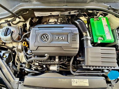 Used 2015 Volkswagen Golf S FWD image 16