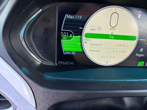 Used 2017 Chevrolet Bolt Premier w/ Infotainment Package image 17