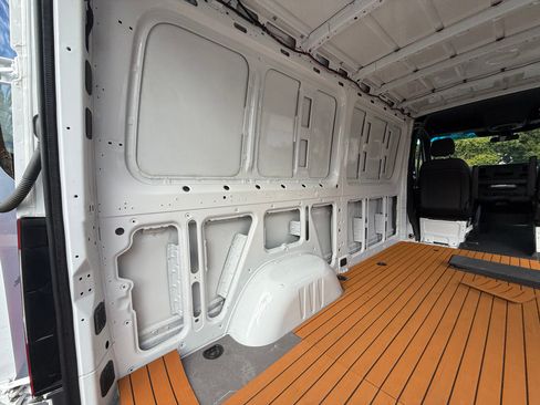 Used 2019 Mercedes-Benz Sprinter 2500 image 12