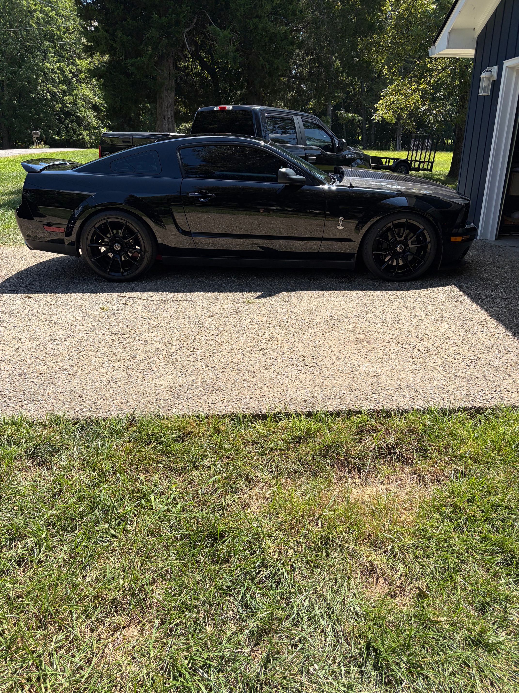 Used 2007 Ford Mustang Shelby GT500 RWD image 2