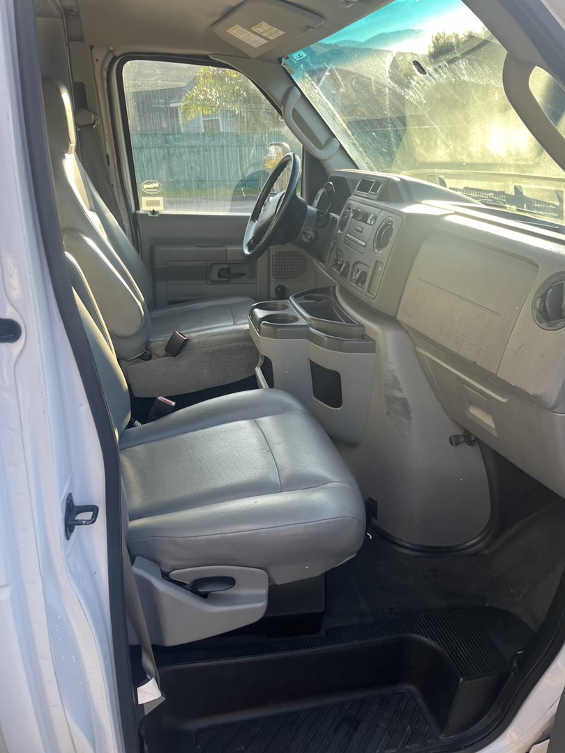 Used 2014 Ford E-350 and Econoline 350 Super Duty RWD image 10