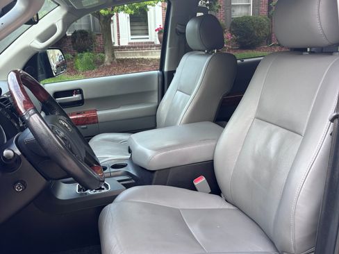 Used 2018 Toyota Sequoia Platinum w/ Carpet Cargo Mat Package AWD/4WD image 11