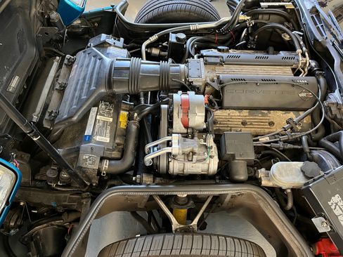 Used 1992 Chevrolet Corvette Coupe image 16