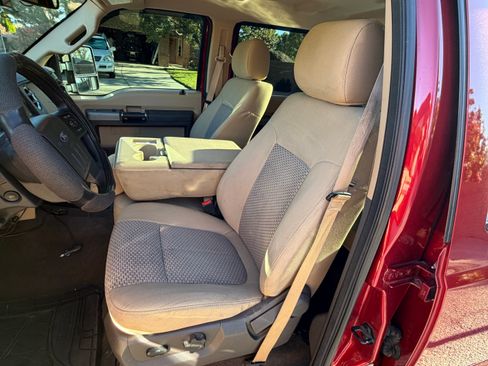 Used 2016 Ford F250 XLT w/ XLT Premium Package image 9