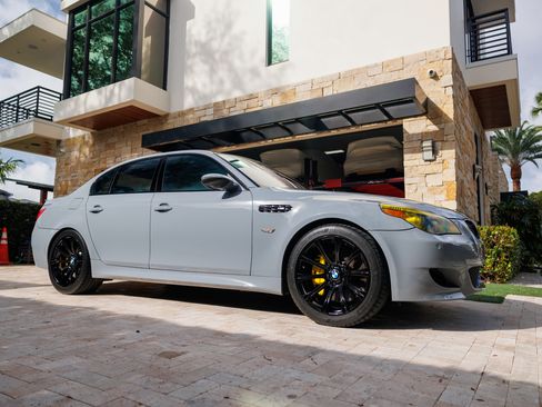 Used 2007 BMW M5 image 5