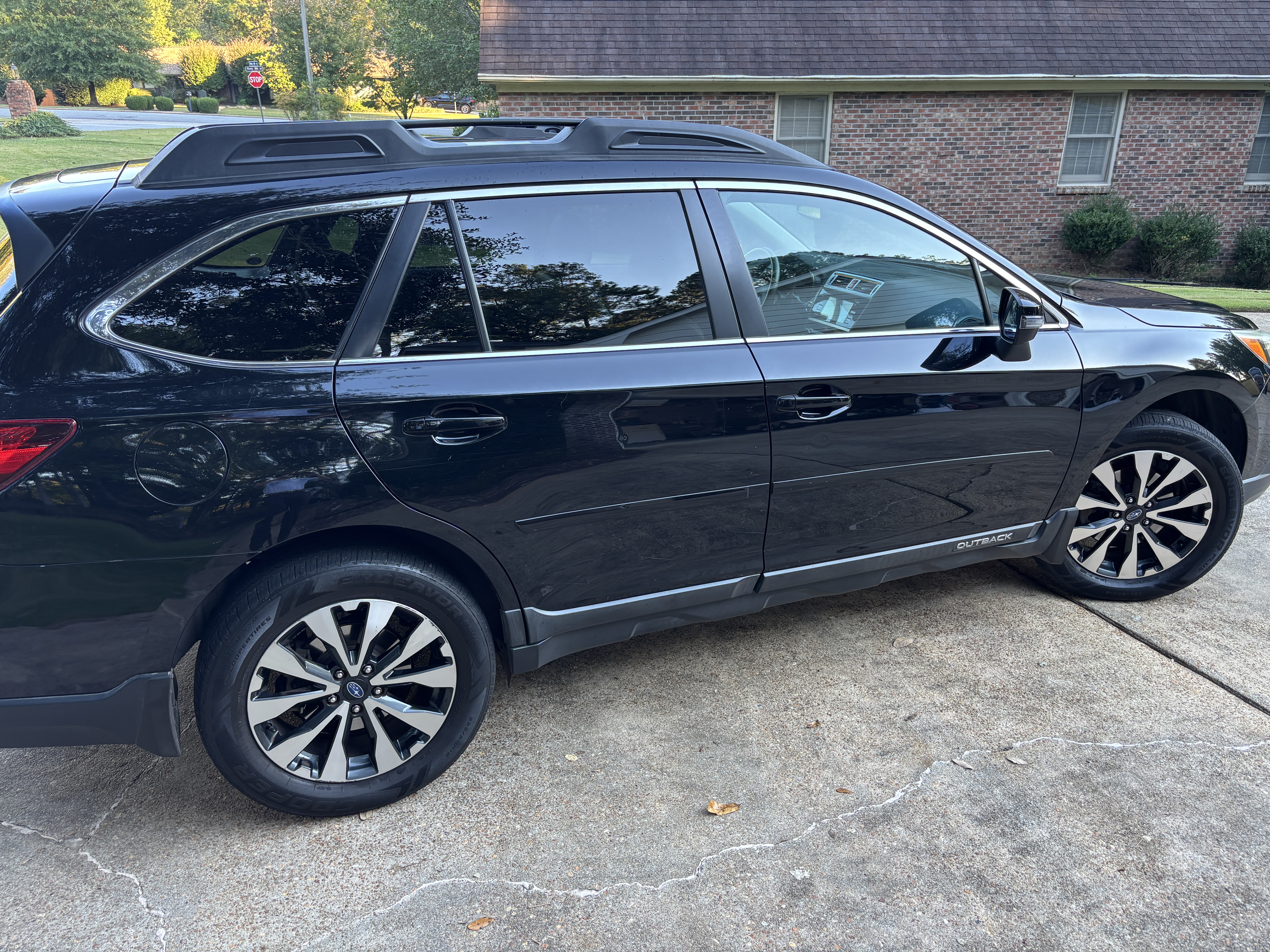 Used 2015 Subaru Outback 2.5i Limited AWD/4WD image 4