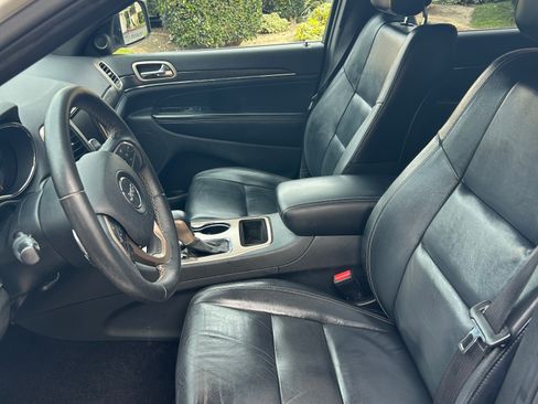 Used 2017 Jeep Grand Cherokee Limited image 8