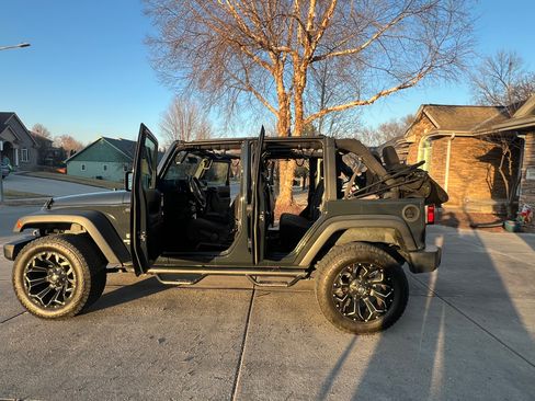 Used 2017 Jeep Wrangler Unlimited Sport w/ Quick Order Package 24S image 6