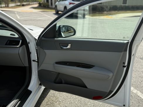 Used 2016 Kia Optima EX w/ Premium Package image 21