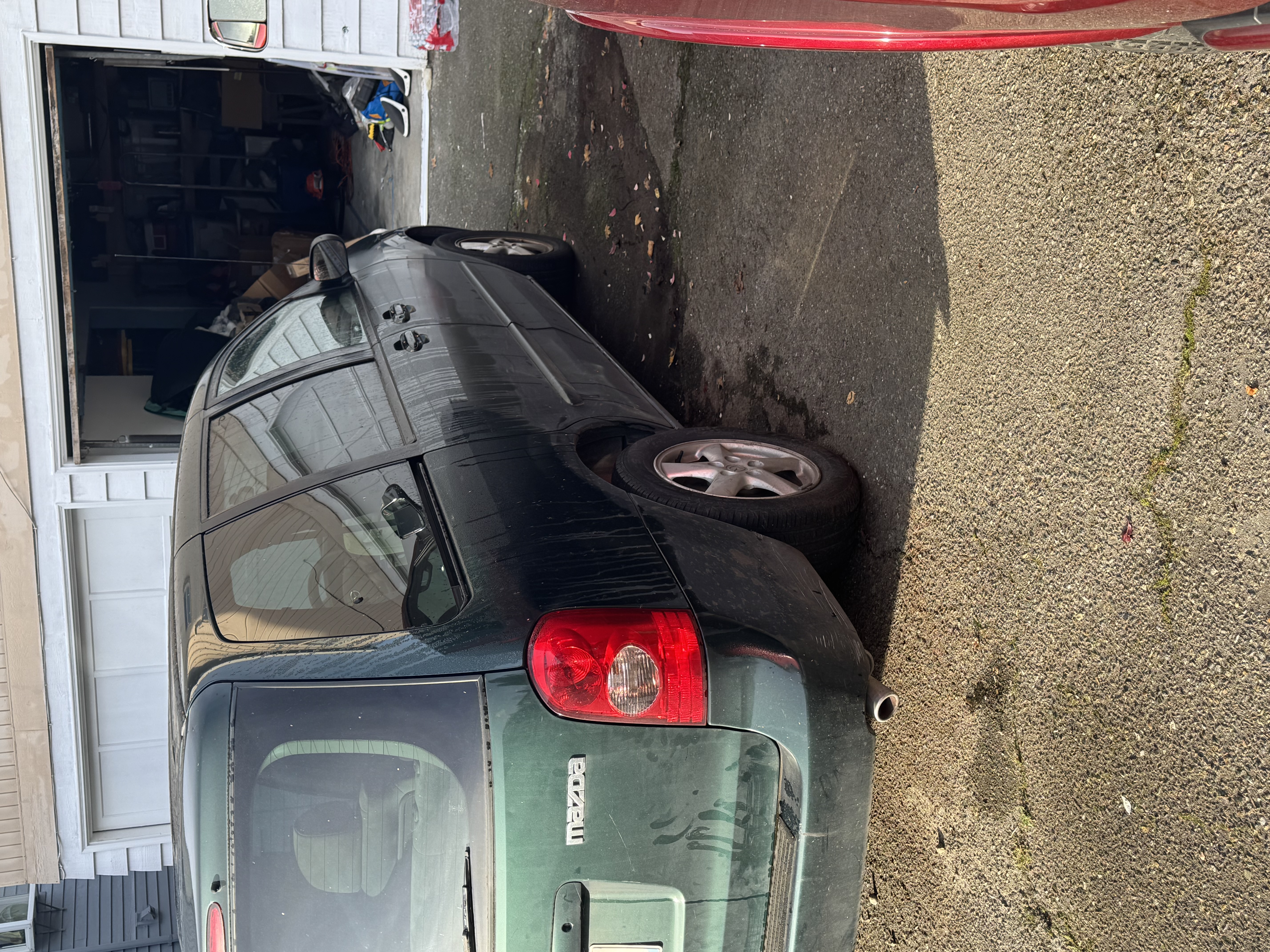 Used 2003 MAZDA MPV LX FWD image 2