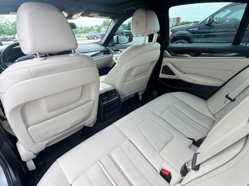 Used 2020 BMW 530i xDrive w/ Premium Package AWD/4WD image 14