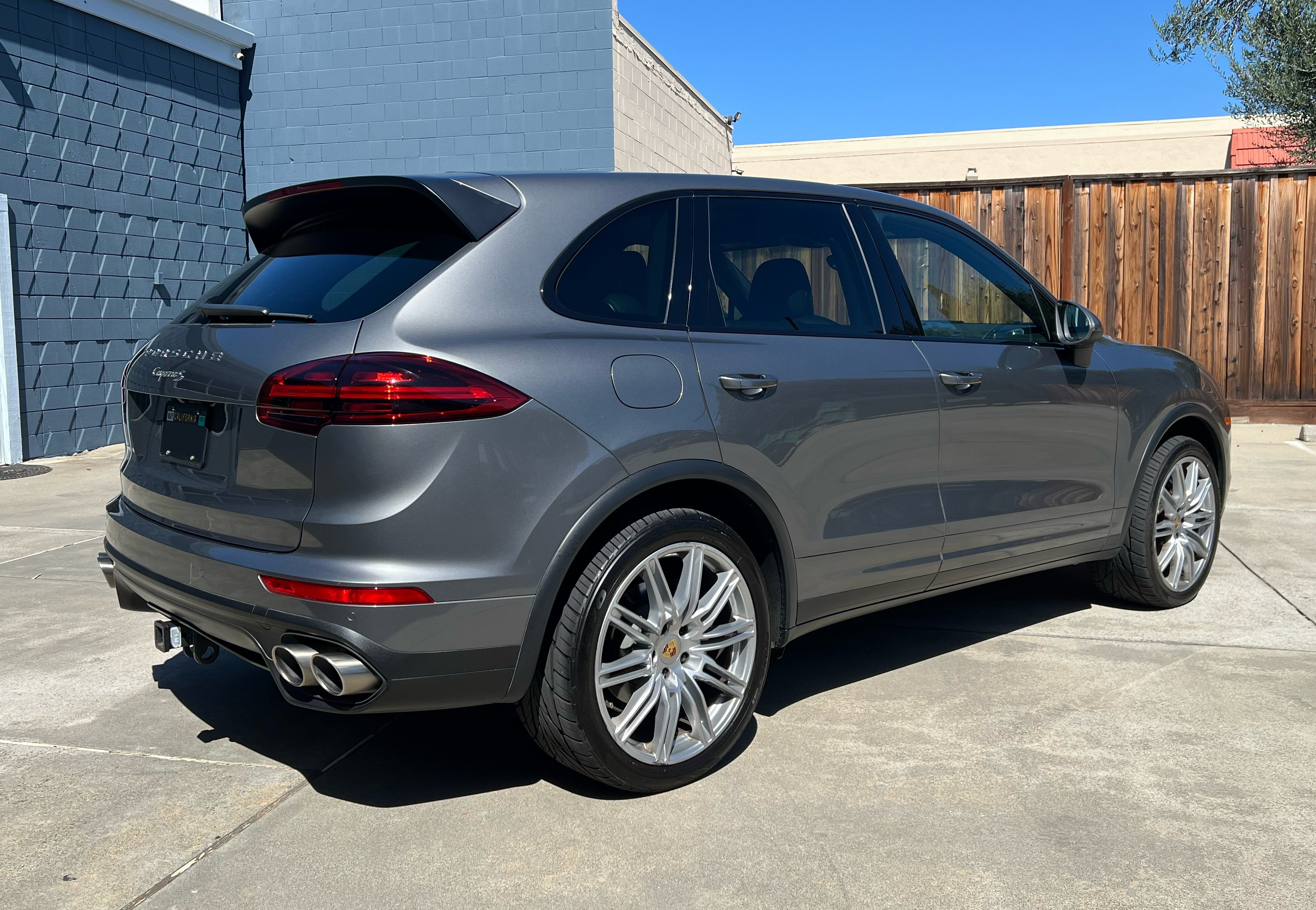 Used 2015 Porsche Cayenne S AWD/4WD image 8