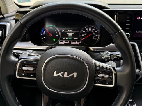 Used 2022 Kia Sorento EX w/ Panoramic Sunroof Package image 17