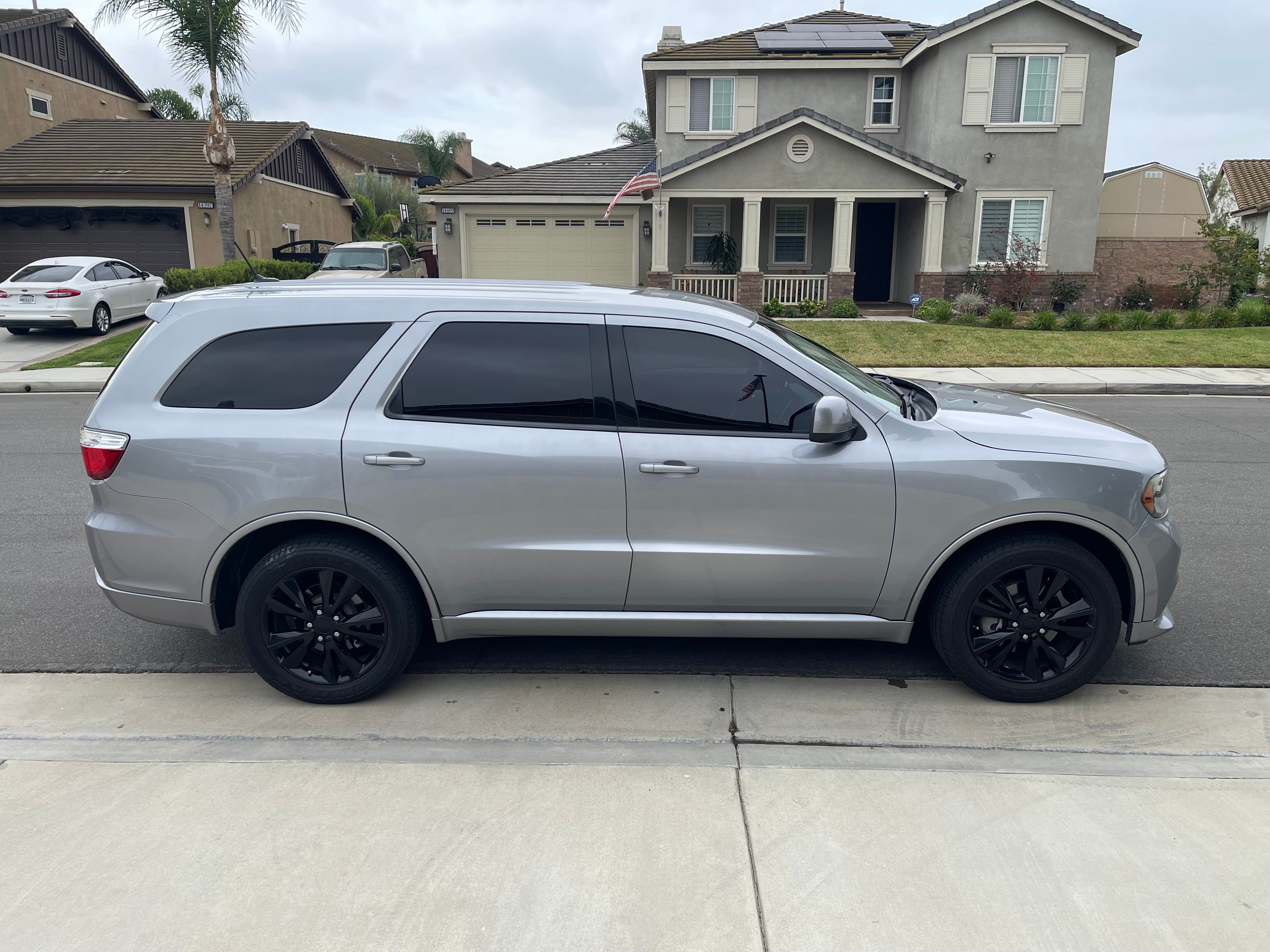 Used 2013 Dodge Durango SXT w/ Blacktop Pkg RWD image 2