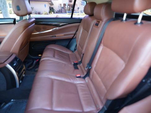 Used 2014 BMW 535i Gran Turismo image 11