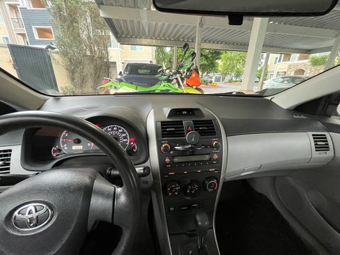 Used 2012 Toyota Corolla L FWD image 1