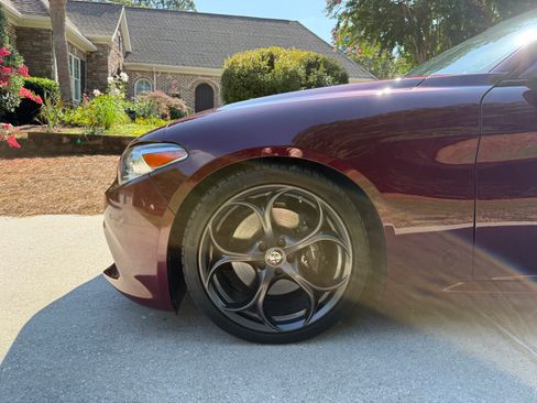 Used 2018 Alfa Romeo Giulia Ti Sport w/ Quick Order Package 22U Sport RWD image 15