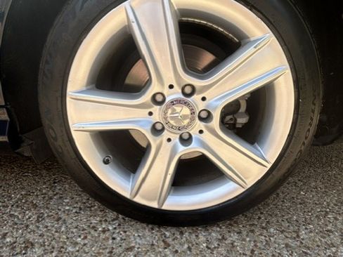 Used 2011 Mercedes-Benz C 300 Sedan image 20